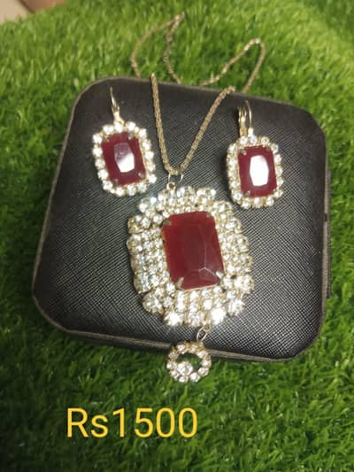Artificial Antique Jewelry sets for sale.