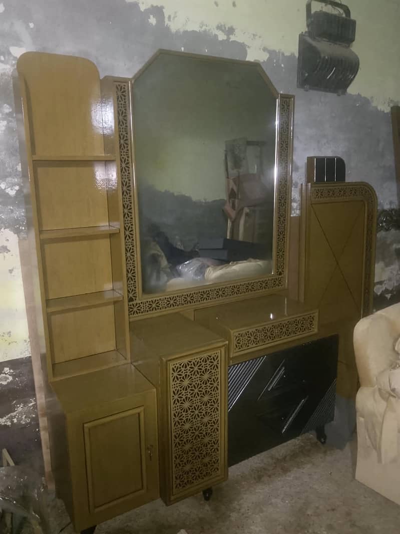 luxury bed . dressing. side table 1