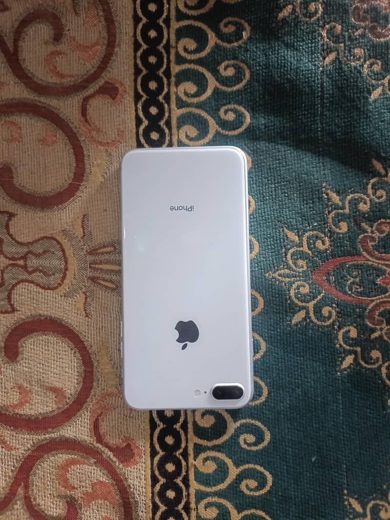 Apple iPhone 8 Plus 0
