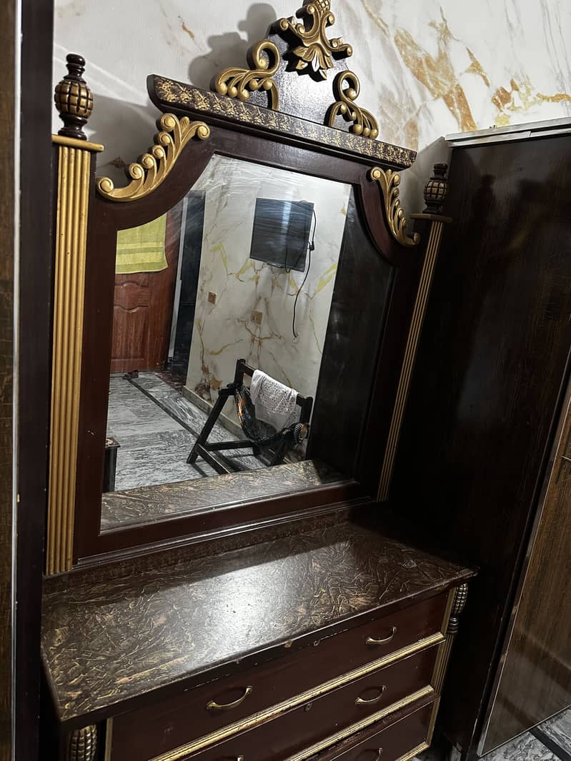 Dressing Table 0