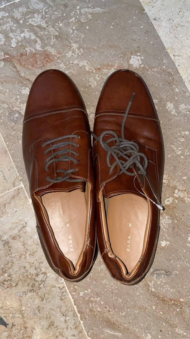 branded shoes 0