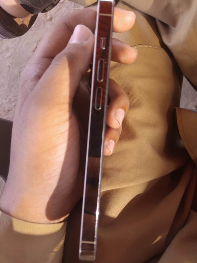 Apple iPhone 14 Pro 1