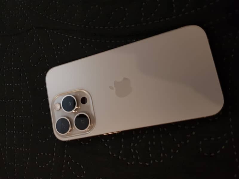 Apple iPhone 15 Pro 3