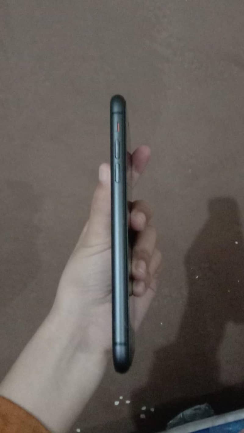Apple iPhone 11 3