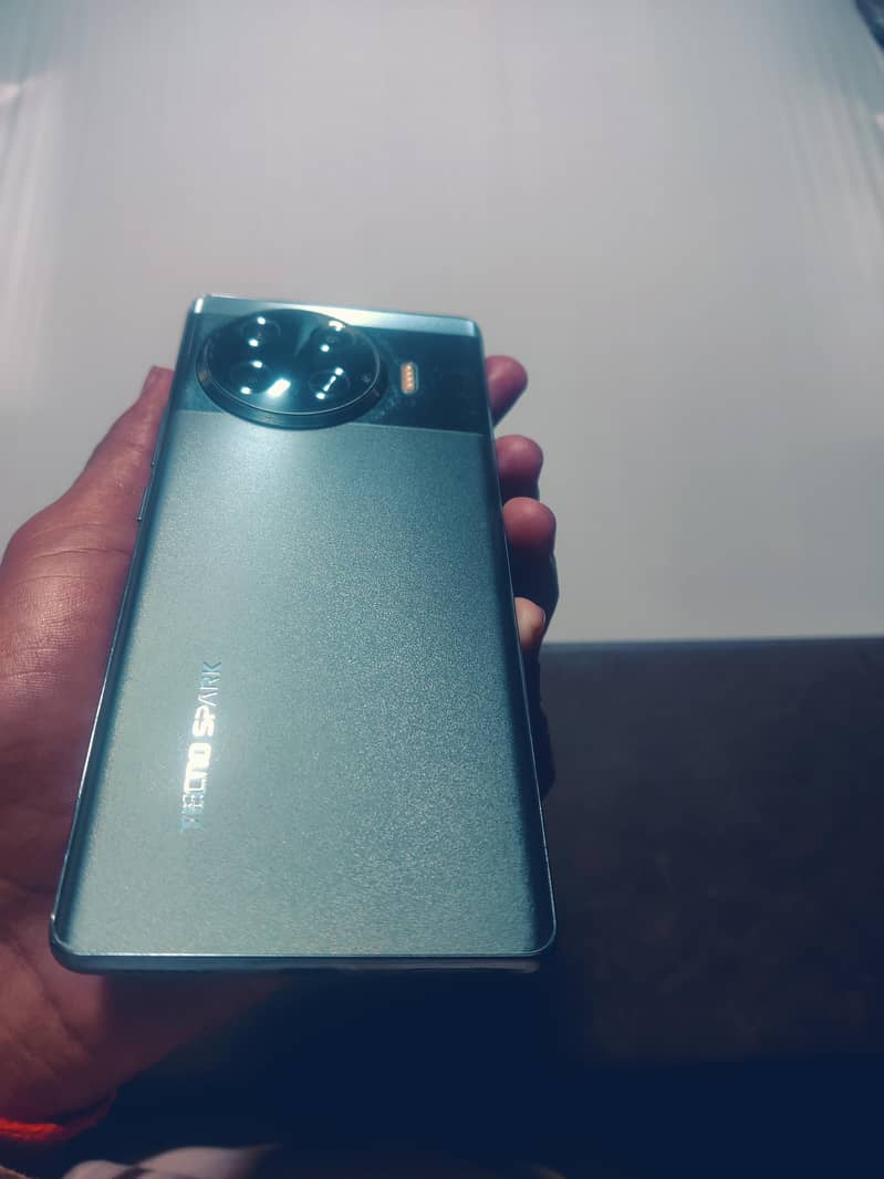 Tecno Spark 20 Pro Plus 0