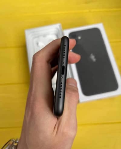 Apple iPhone 11 256 GB PTA approved 0327,8971240 my WhatsApp number