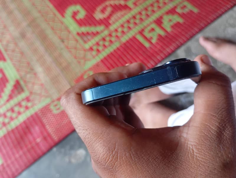 Apple iPhone 14 5