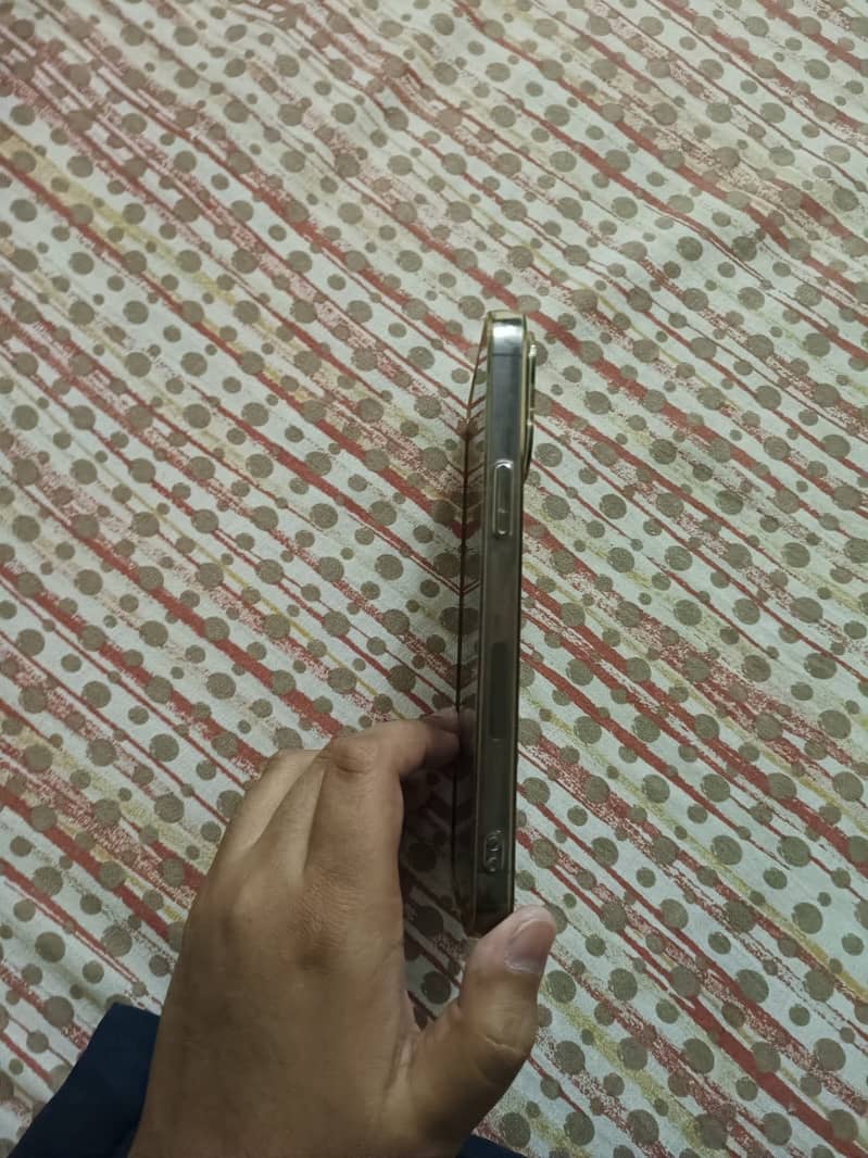 Apple iPhone 14 Pro Max 4