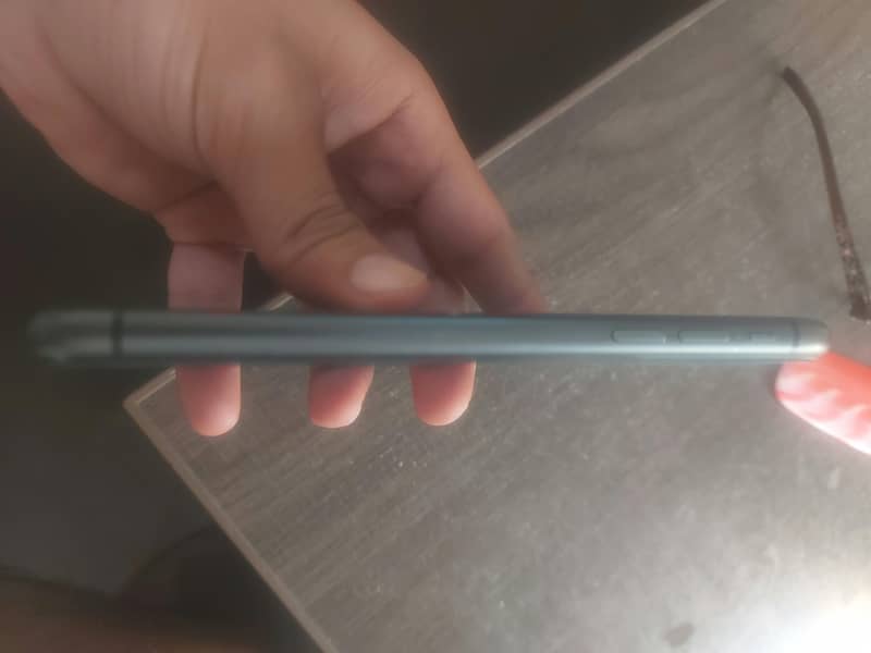 Apple iPhone 11 3