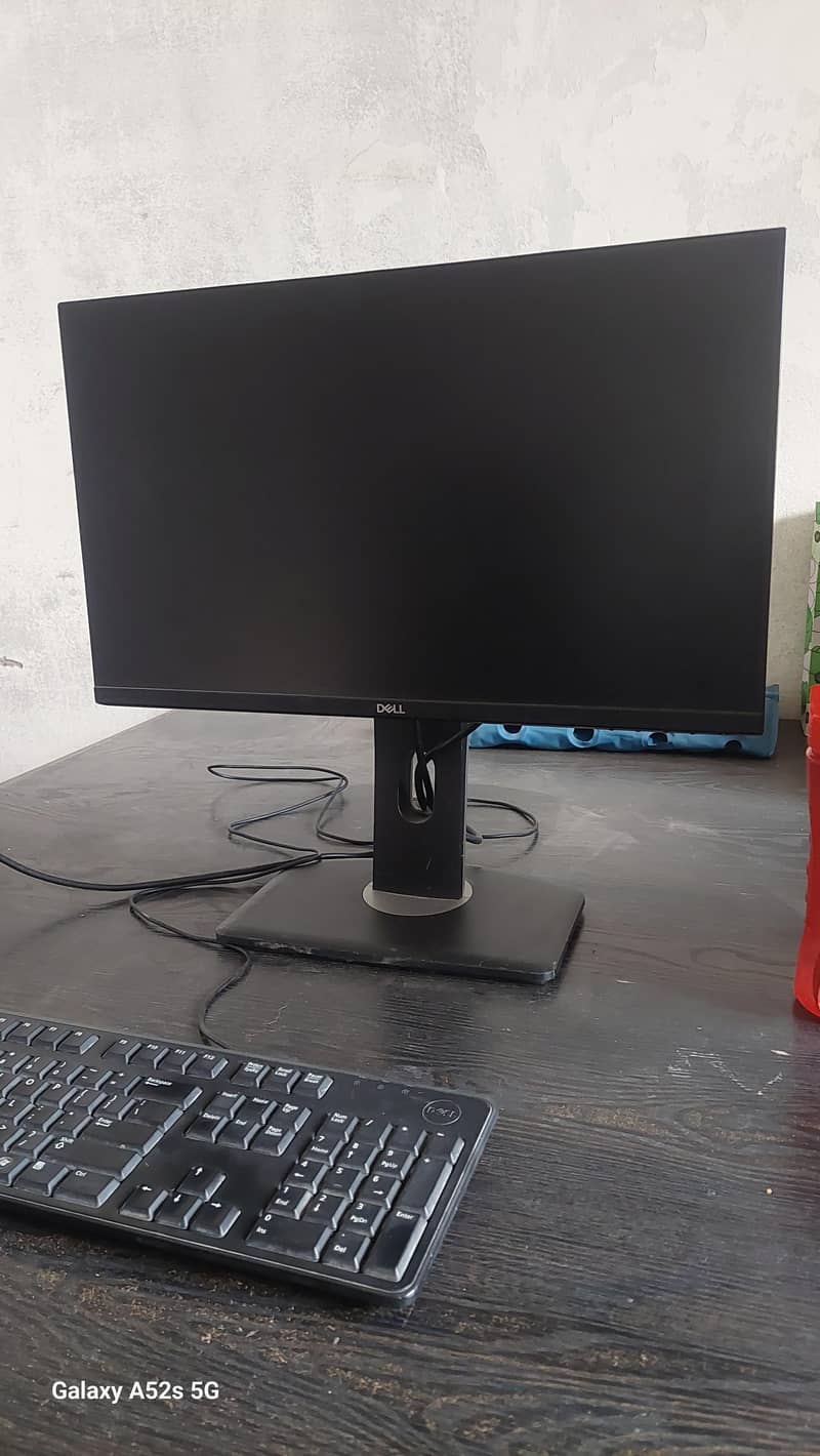 Dell 24 inch borderless IPS display 0