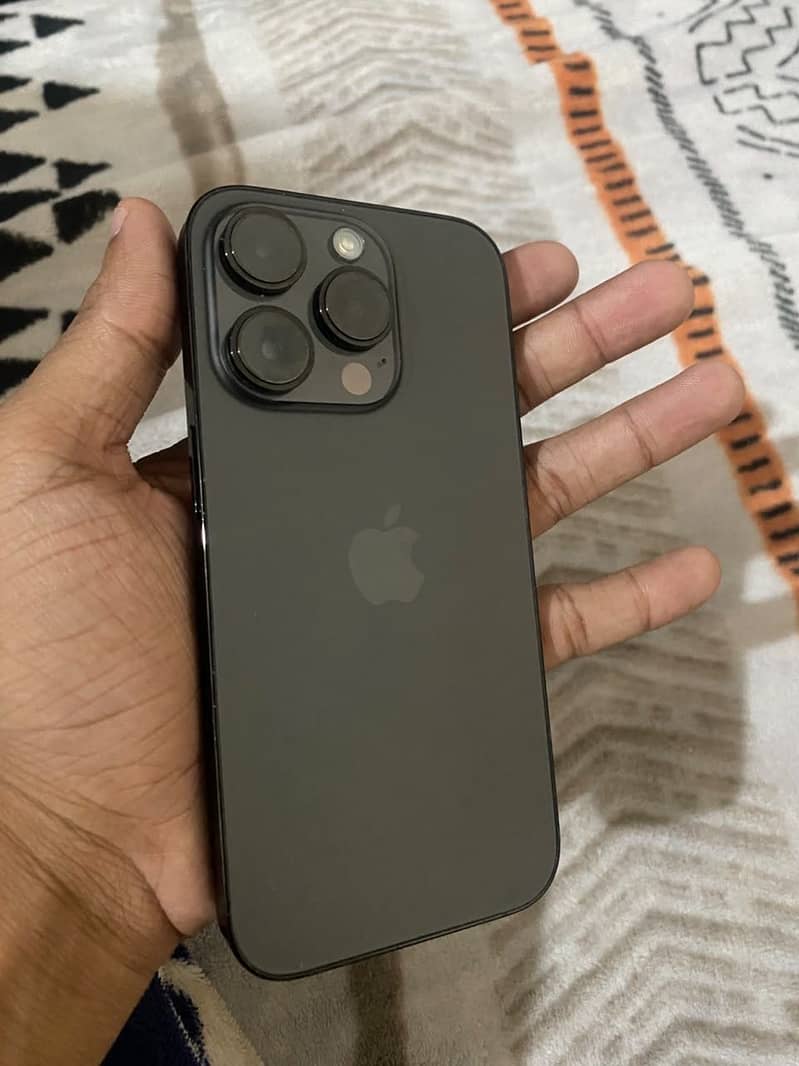 Apple iPhone 14 Pro 1