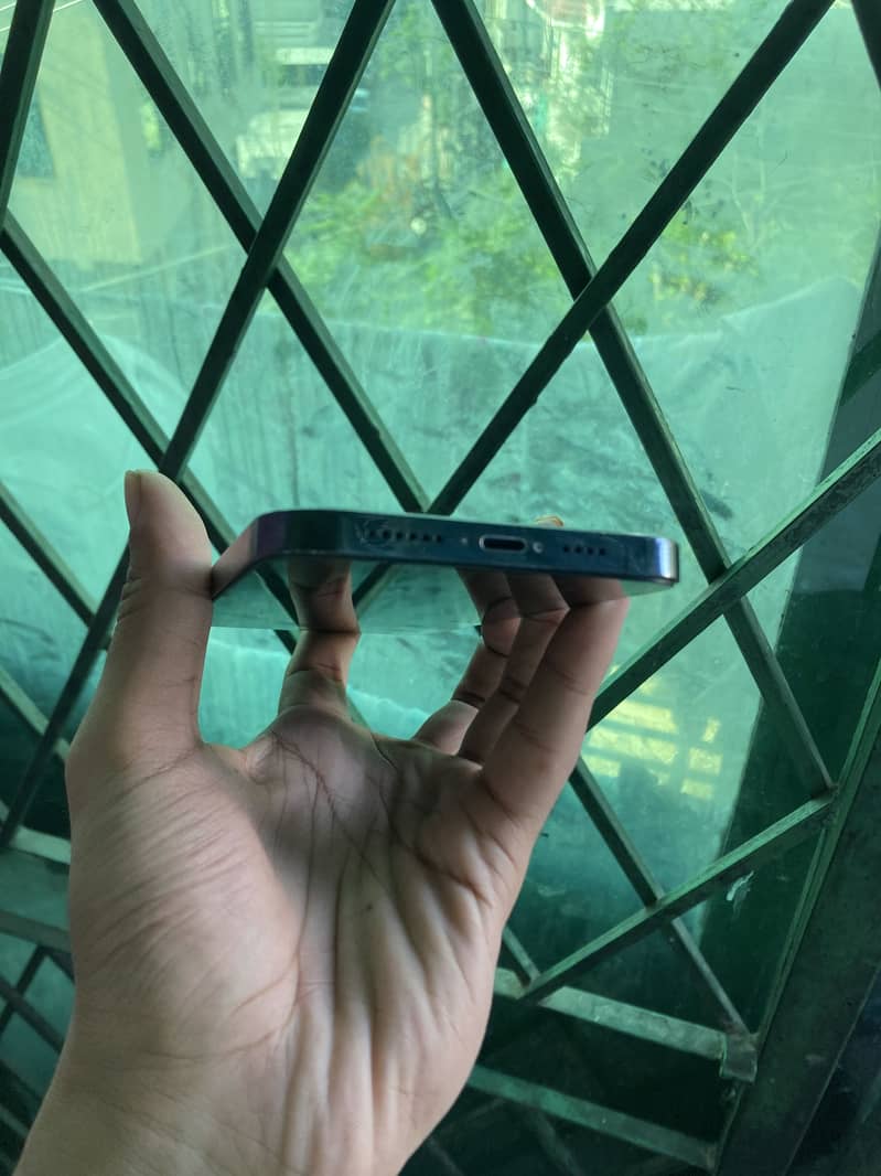 Apple iPhone 12 Pro Max 4
