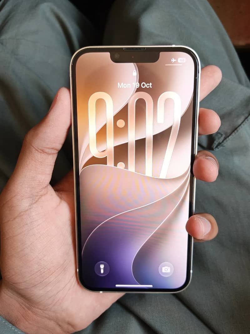 Apple iPhone 13 5