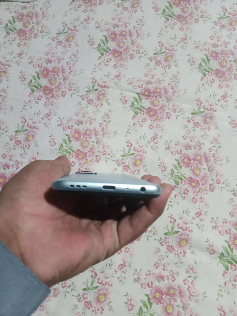 OPPO A76 3