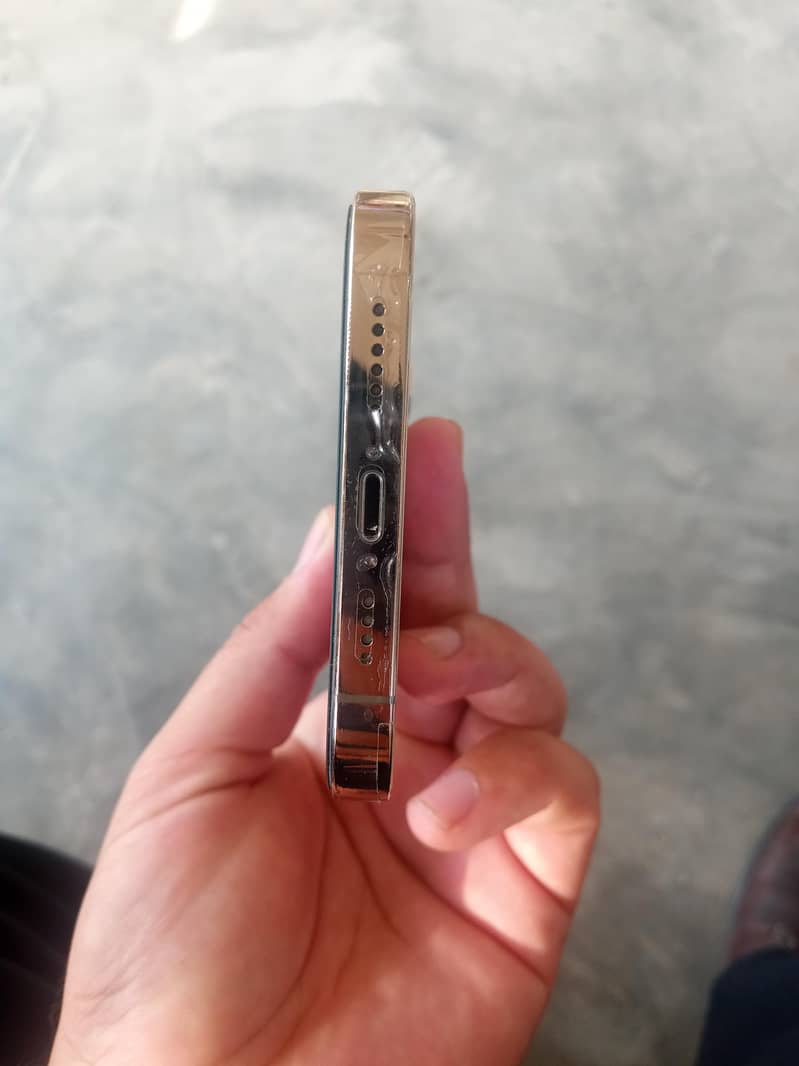 Apple iPhone 12 Pro Max 3