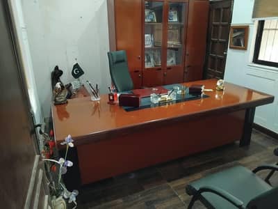 Office table