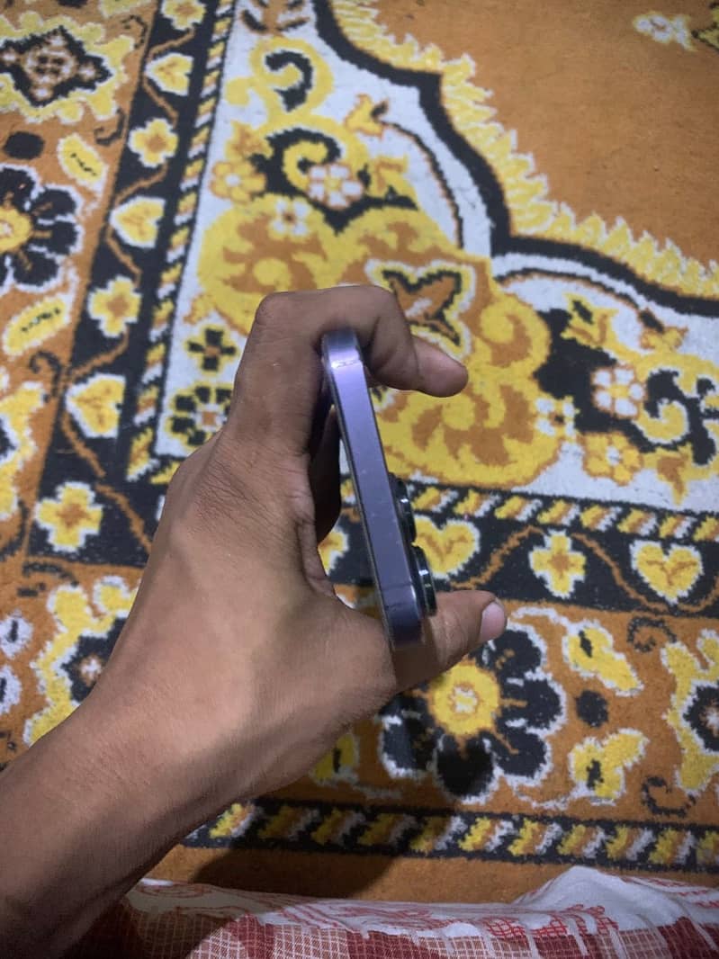 Apple iPhone 14 Pro Max 1