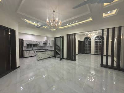 Upper Portion Of 10 Marla House Available For Rent In Bahria Town Lahore