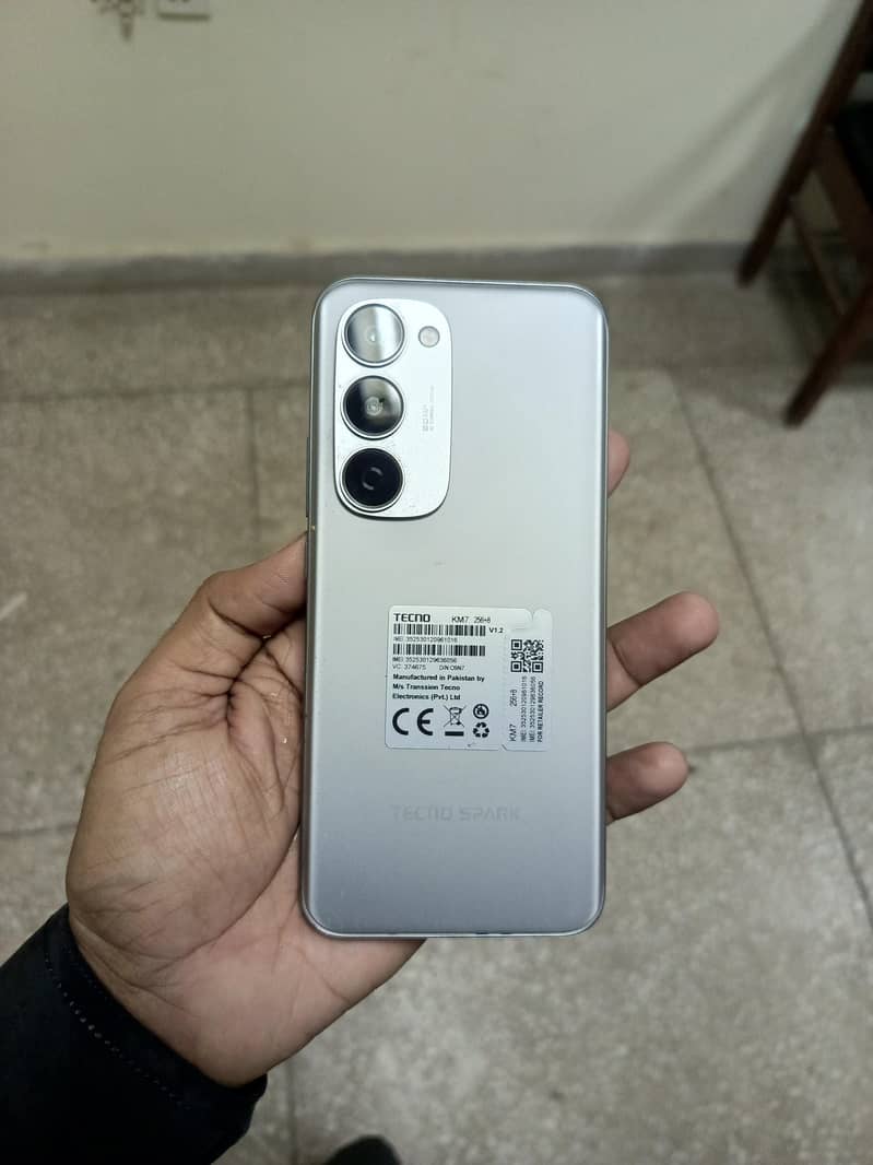 Tecno Spark 40 pro plus 0