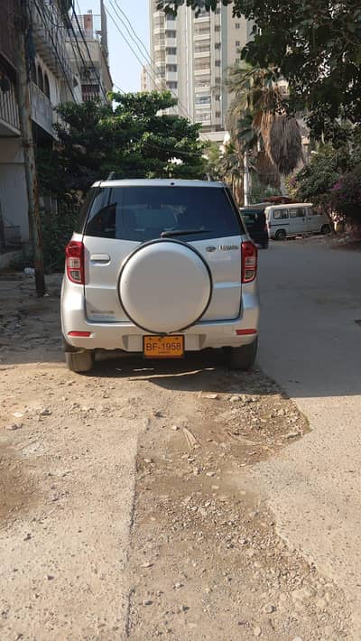 Daihatsu Terios jeep 2010