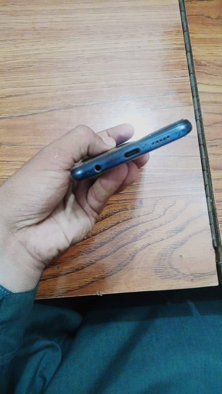 Xiaomi Redmi Note 9S 4