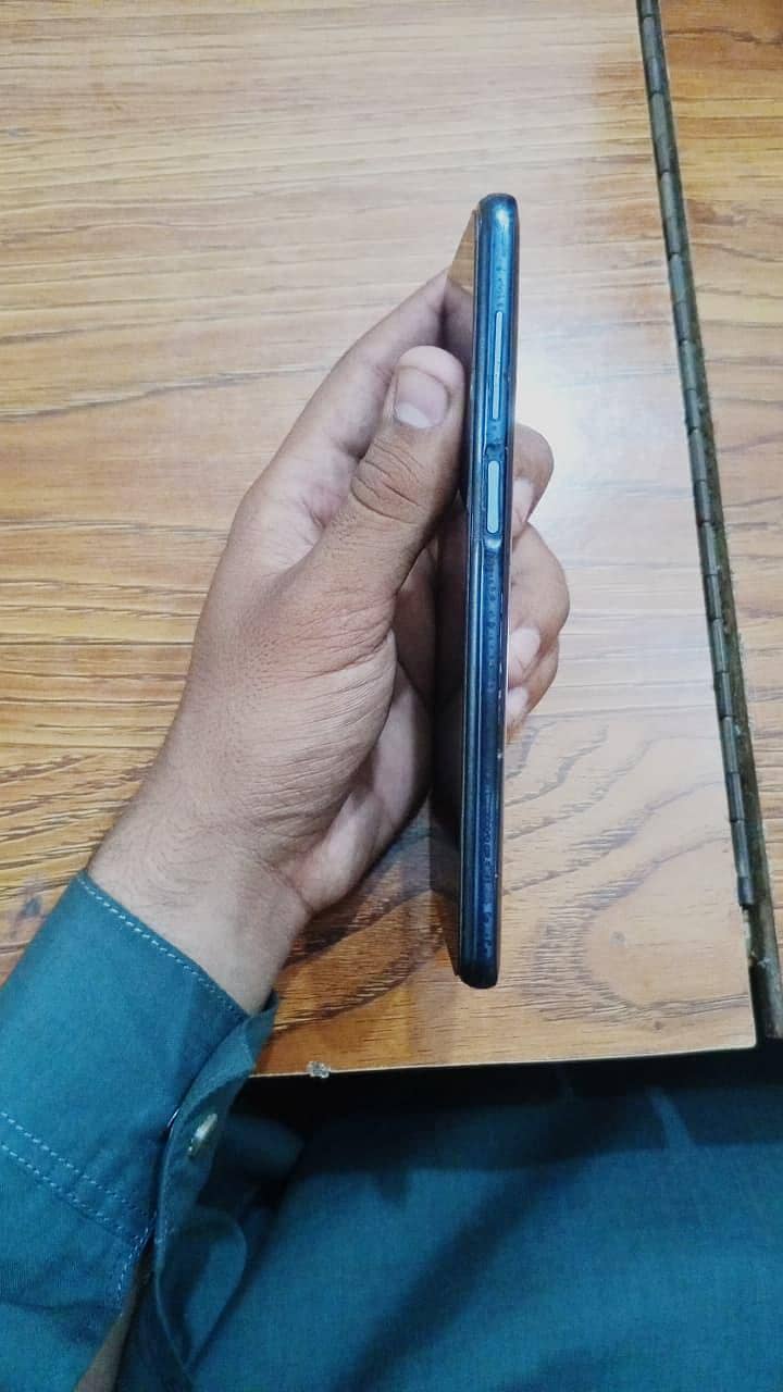 Xiaomi Redmi Note 9S 5
