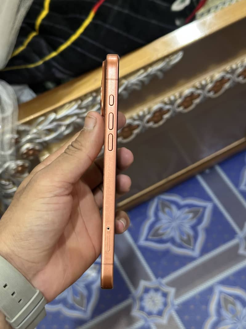 Apple iPhone 17 Pro Max 5