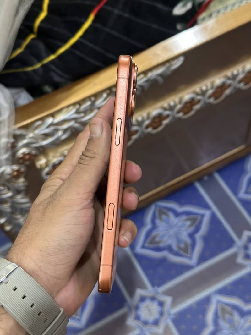 Apple iPhone 17 Pro Max 6