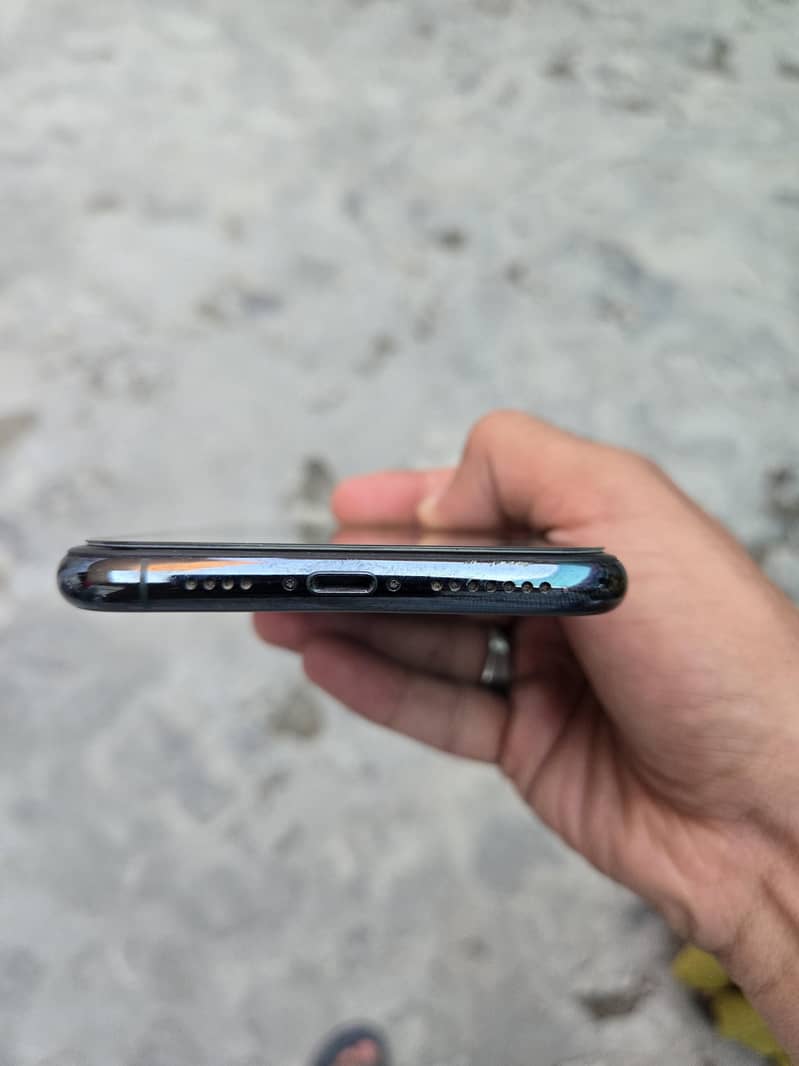 Apple iPhone 11 Pro Max 3