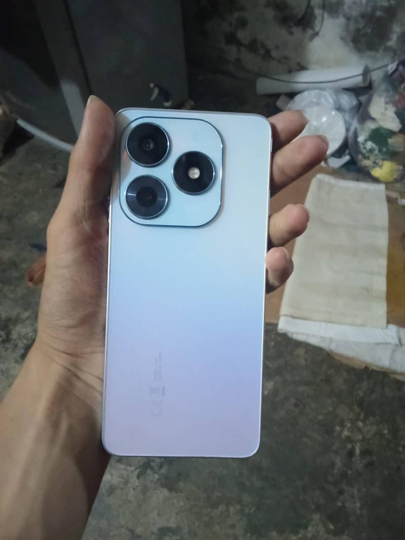 Tecno Spark 20 4