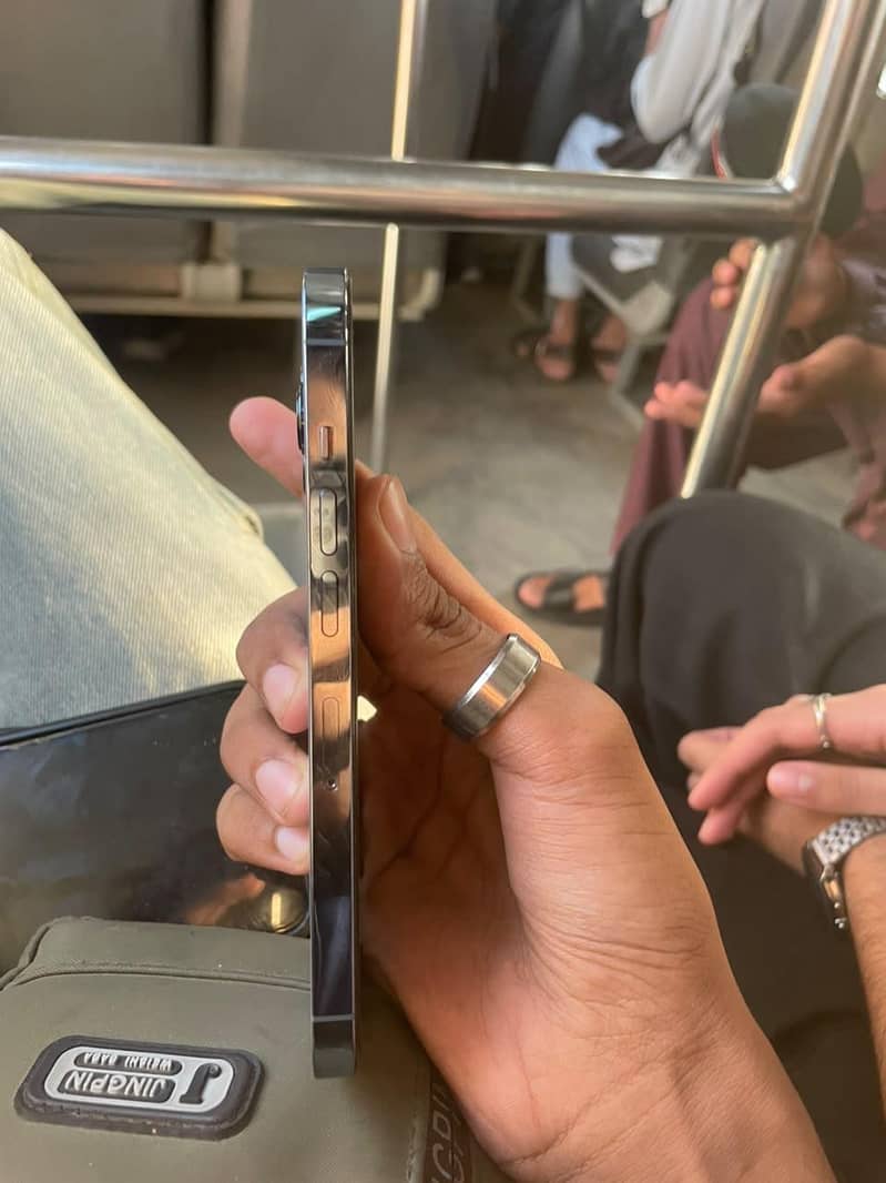 Apple iPhone 13 Pro 6