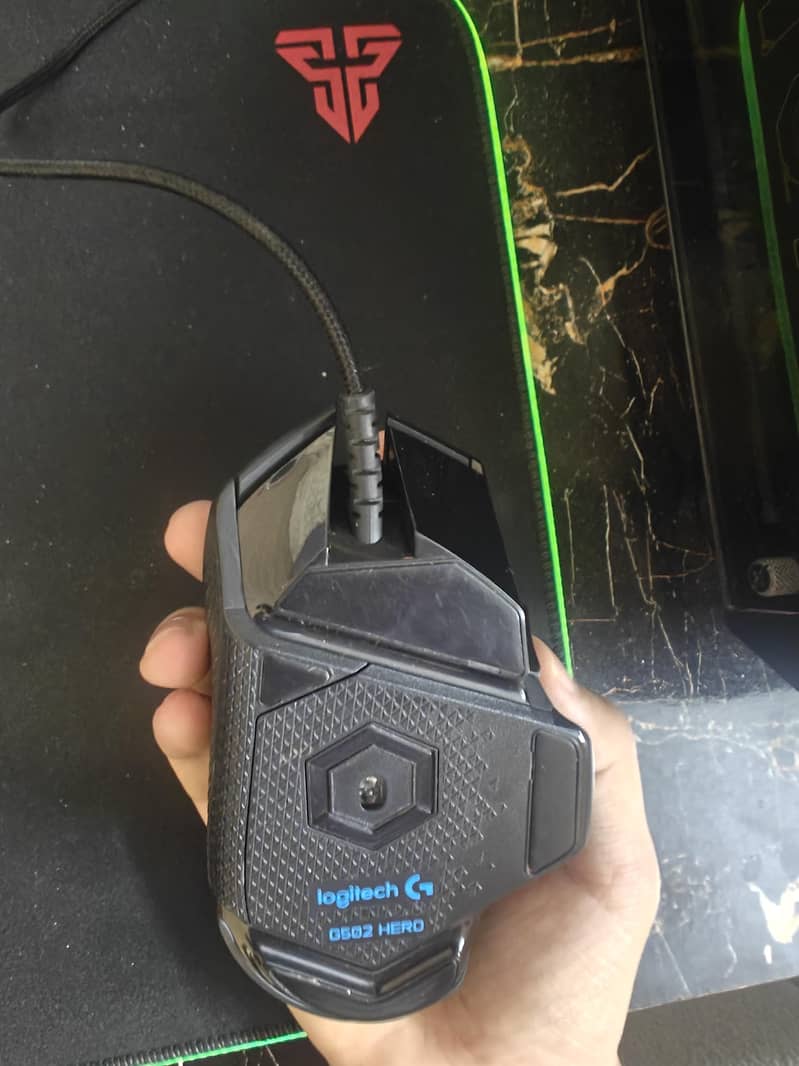 Logitech g502 hero 1
