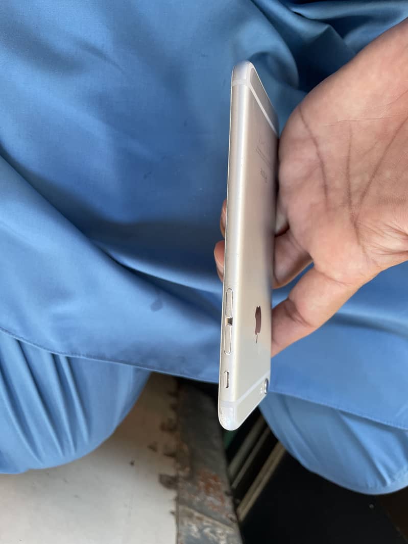 Apple iPhone 6 2