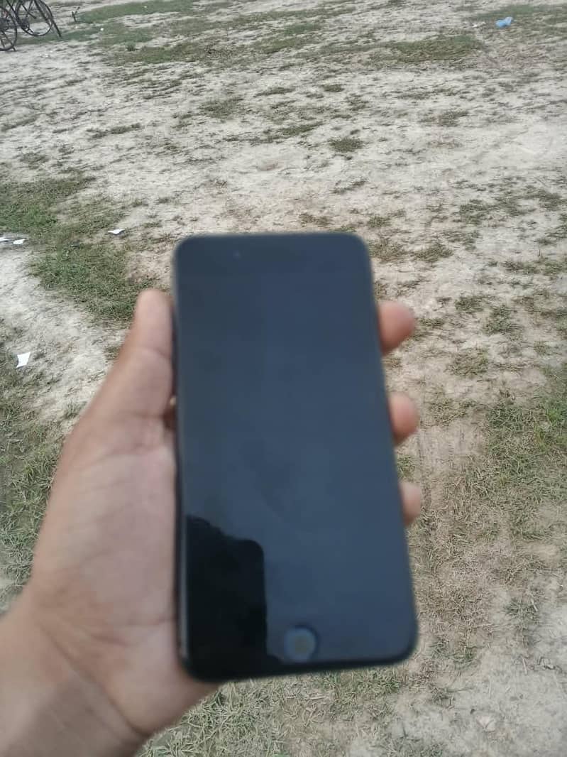 Apple iPhone 8 Plus 2