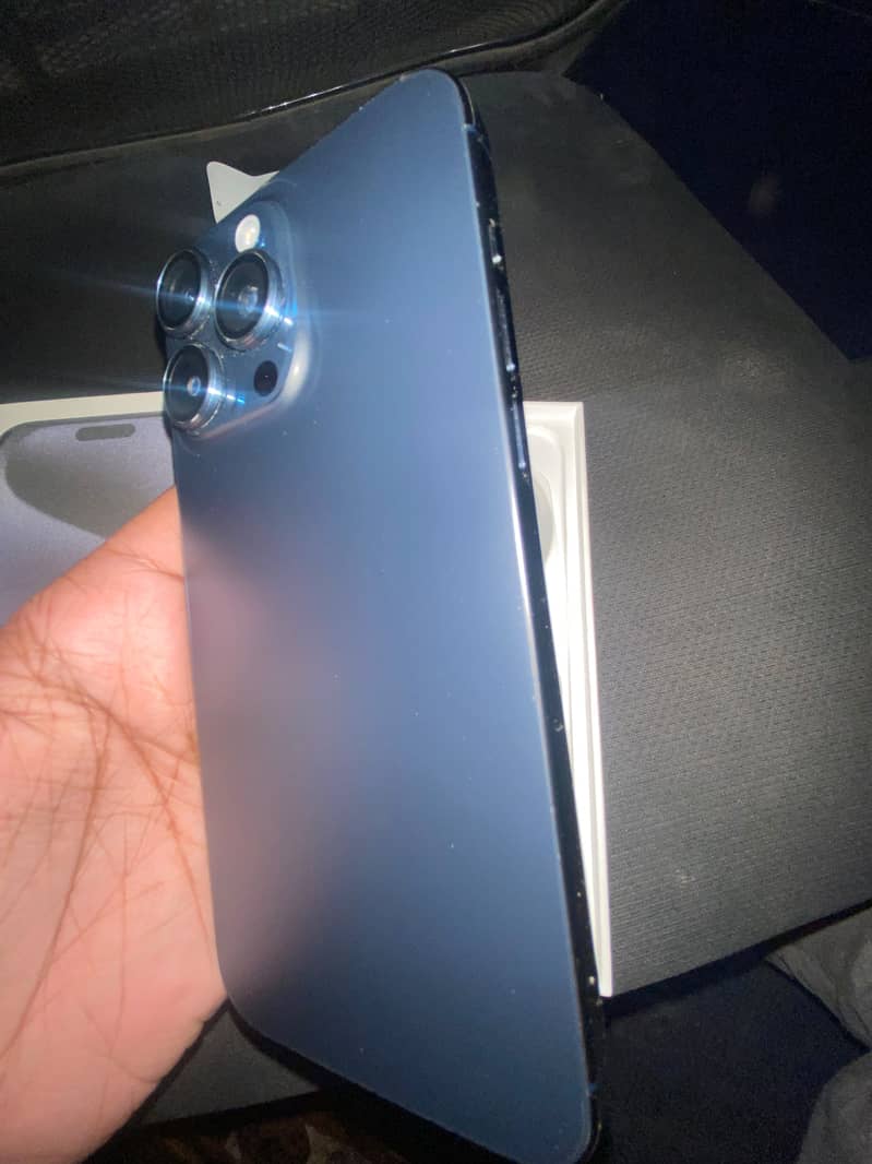 Apple iPhone 15 Pro Max 1