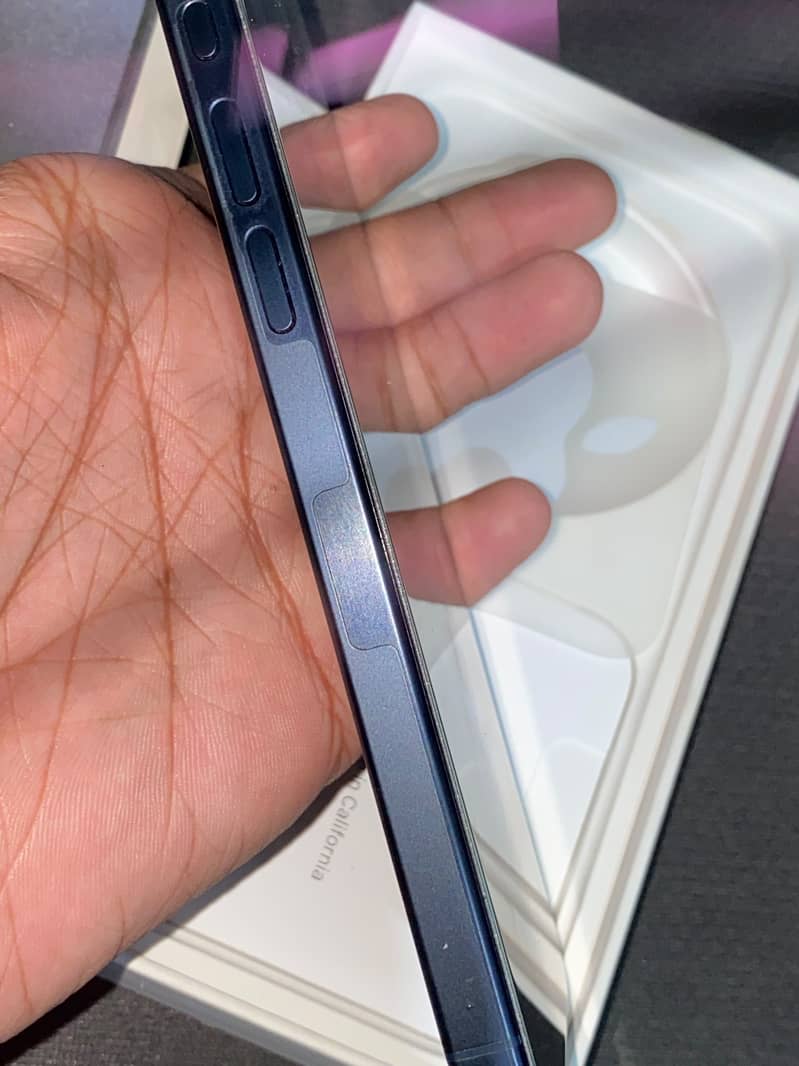 Apple iPhone 15 Pro Max 2