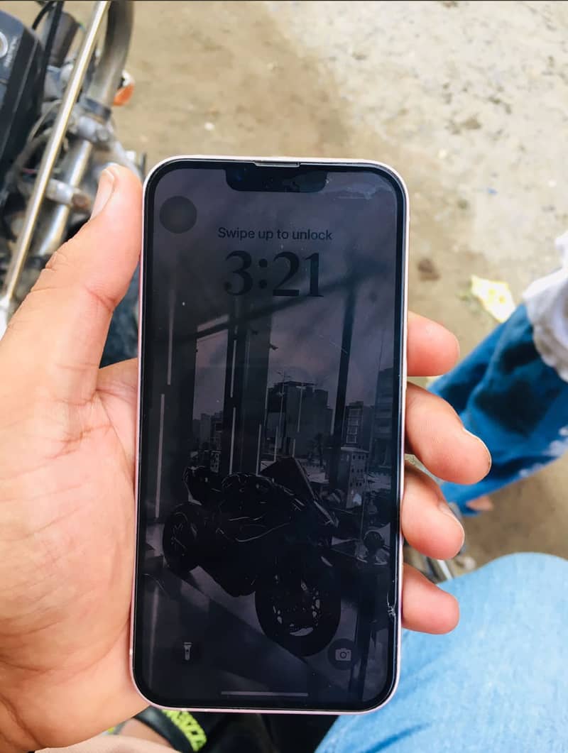 Apple iPhone 13 3