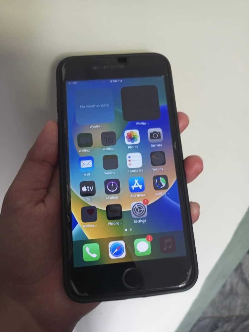 Apple iPhone 8 Plus 1