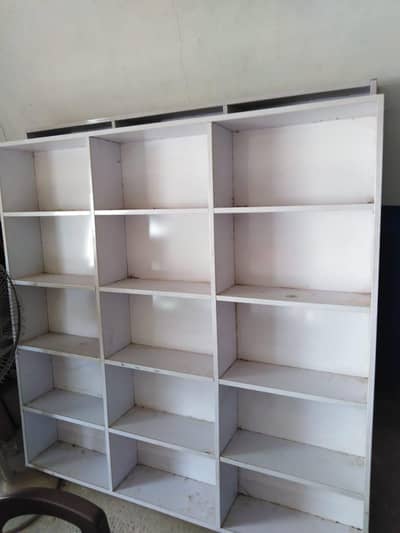 2 Counter 4 Racks for sale  7/3  feet counter size  5/5 Racks size