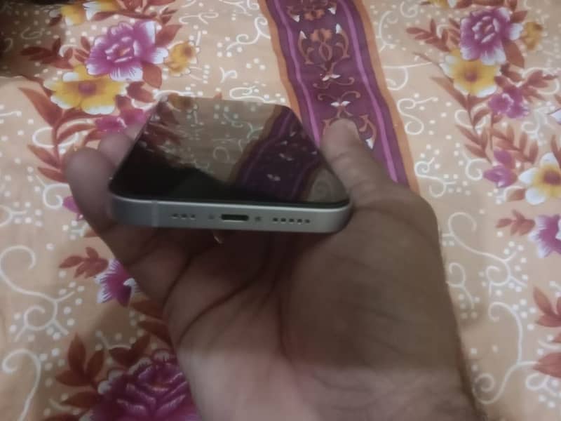 14 iPhone 4