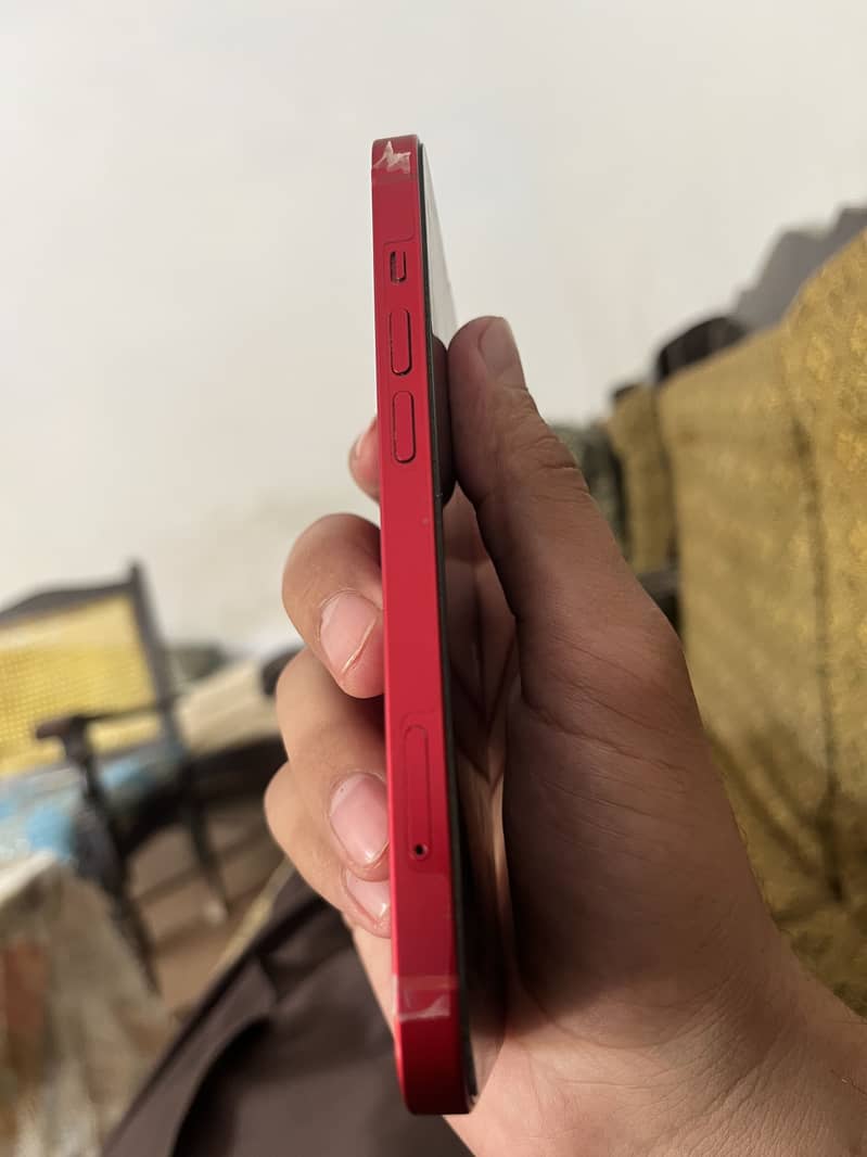 Apple iPhone 13 5