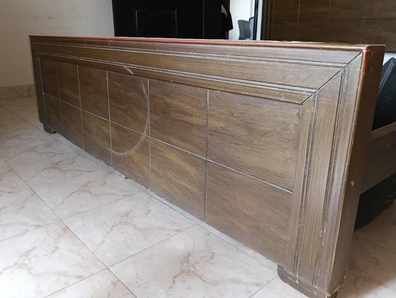 Double bed wooden 1
