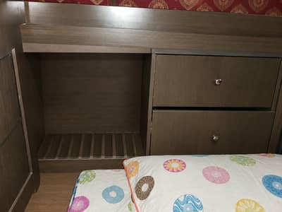 pair of single bed