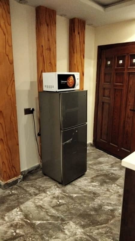 Daily Basis 1 bed outclass flat 7