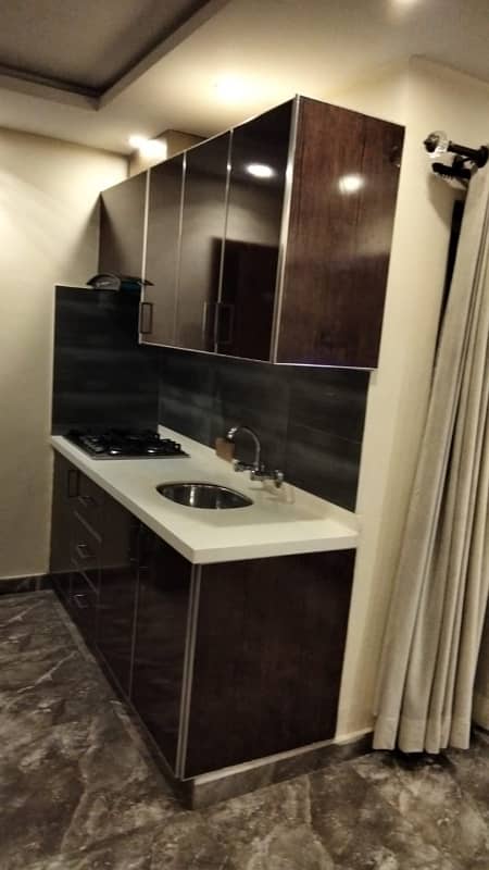 Daily Basis 1 bed outclass flat 8