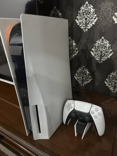 PlayStation 5 Neat Condition with 1 Controller