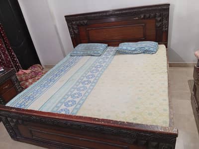 Old furniture for sale, no damage rough and tough
