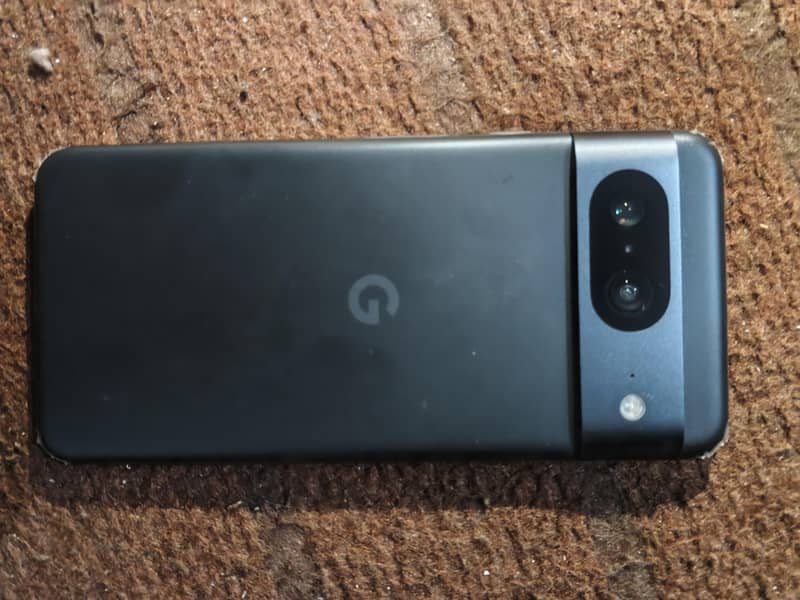 Google Pixel 8 4