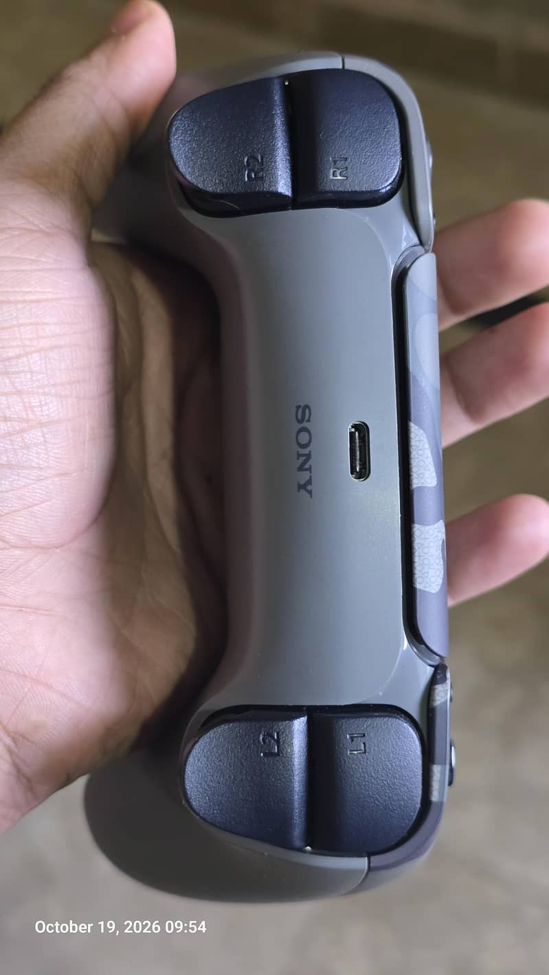 PS5 Dualsense controller (Camo] 2