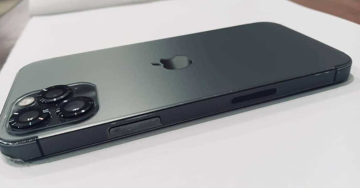 Apple iPhone 12 Pro 1